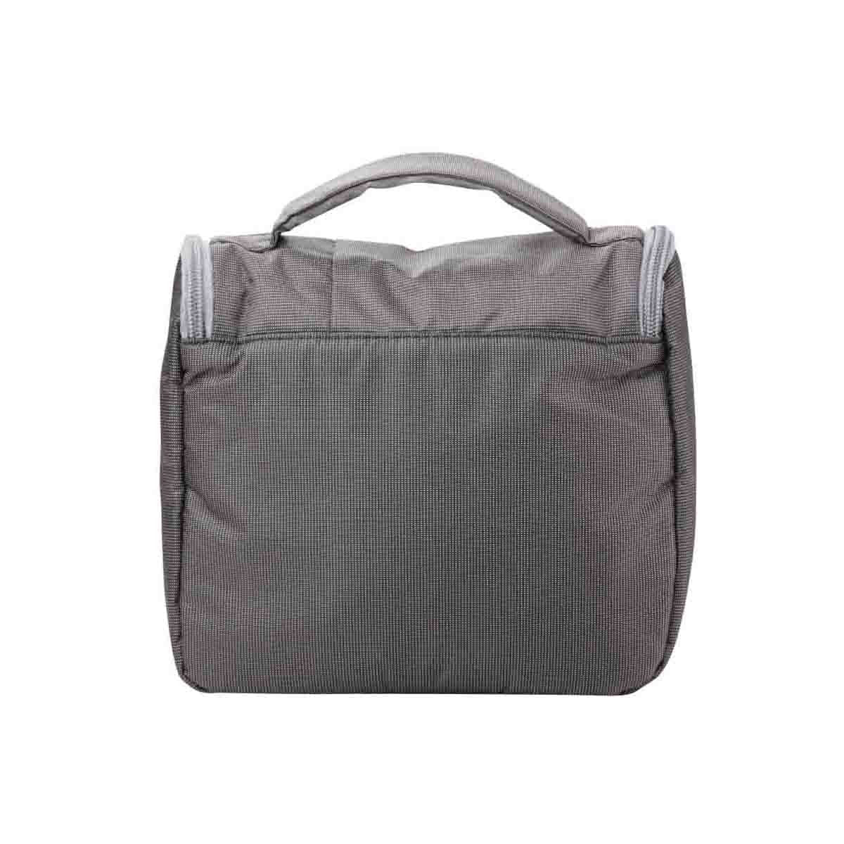 TOILETRY KIT